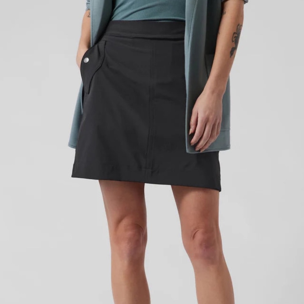 Athleta Vienna Cargo Skort, size 6